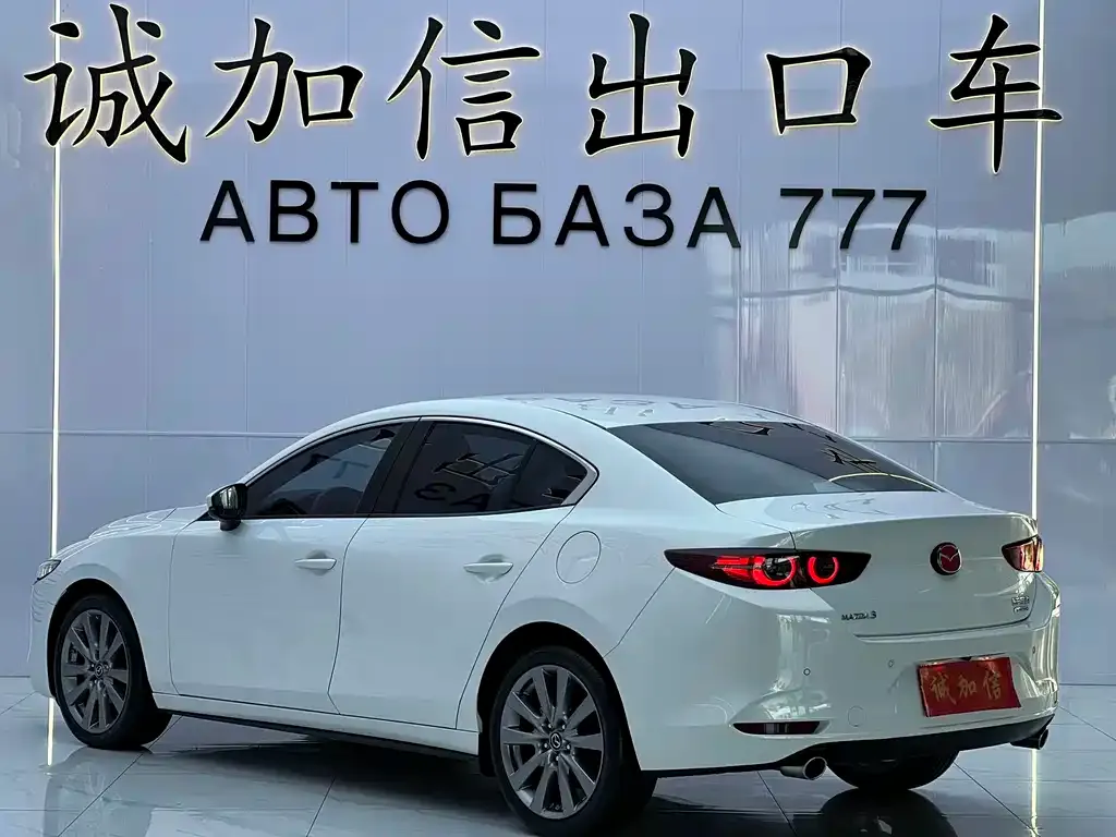 Mazda 3 Axela — фото 2