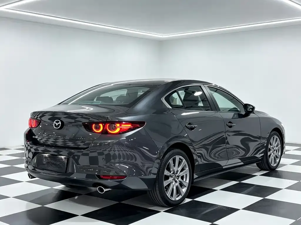 Mazda 3 Axela — фото 9