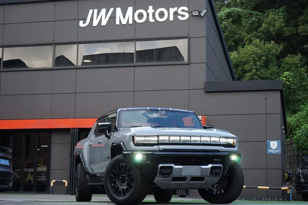 GMC Hummer EV — фото 1