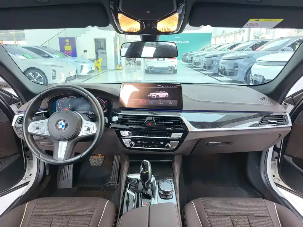 BMW 5 Series — фото 4