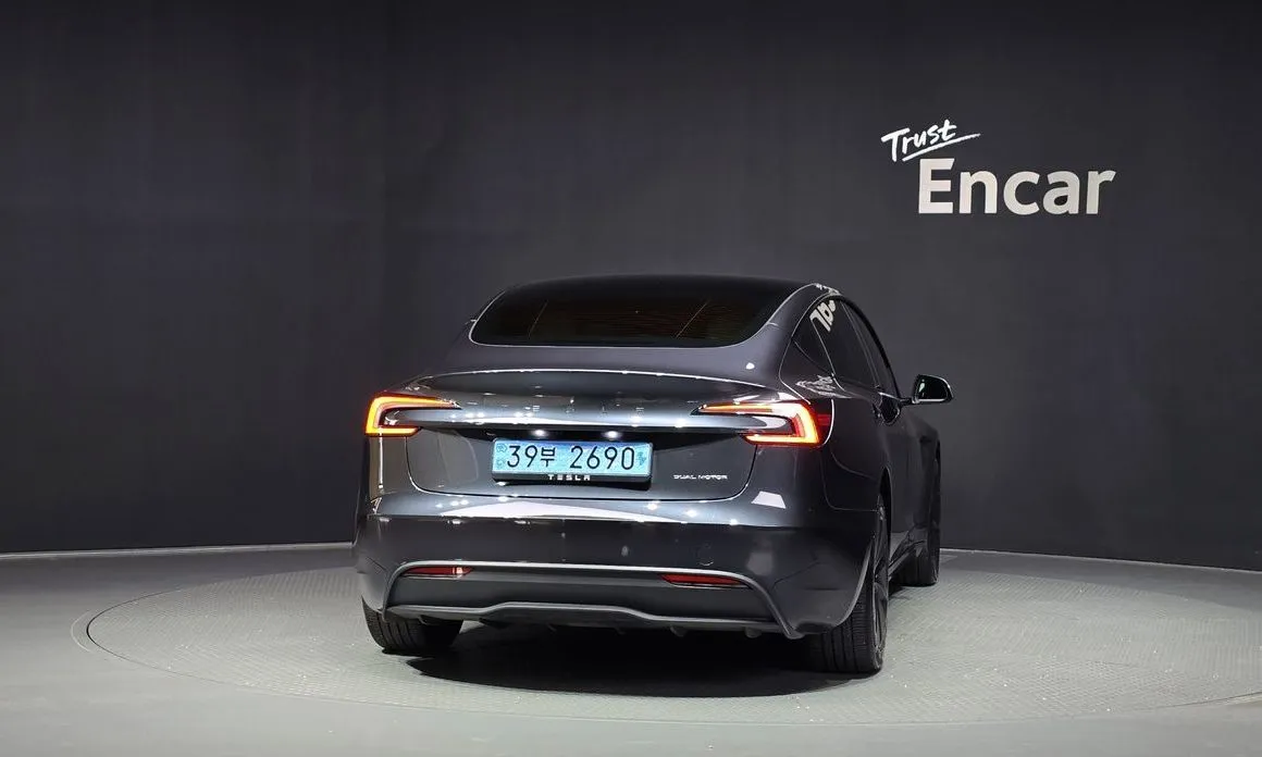 Tesla Model 3 — фото 3