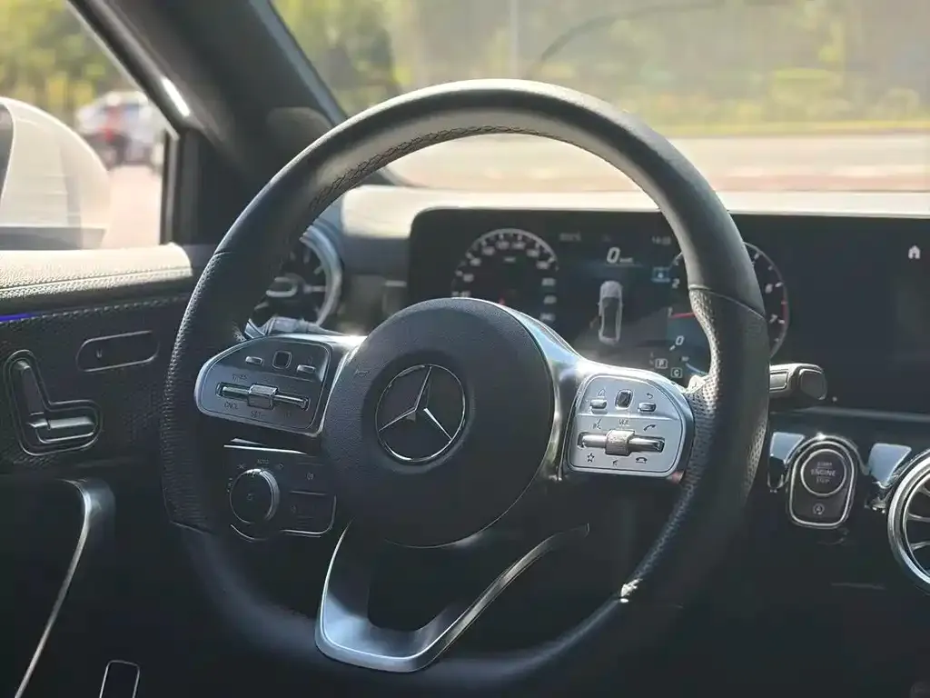 Mercedes-Benz A-Class — фото 10