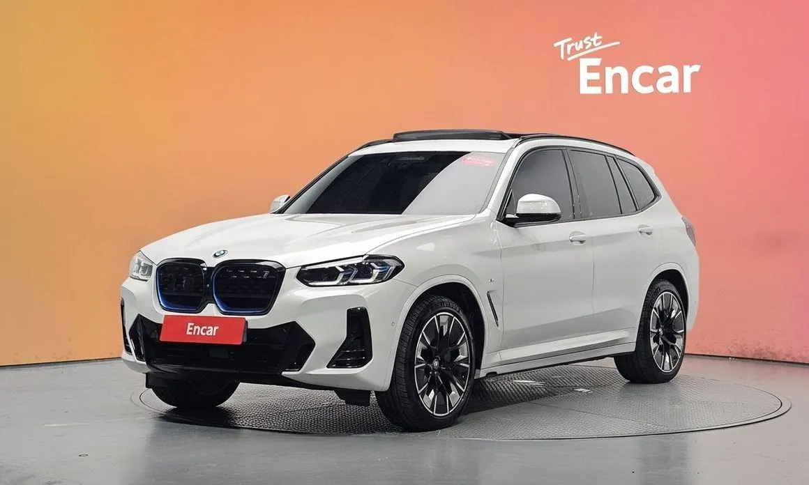 BMW iX3 — фото 1