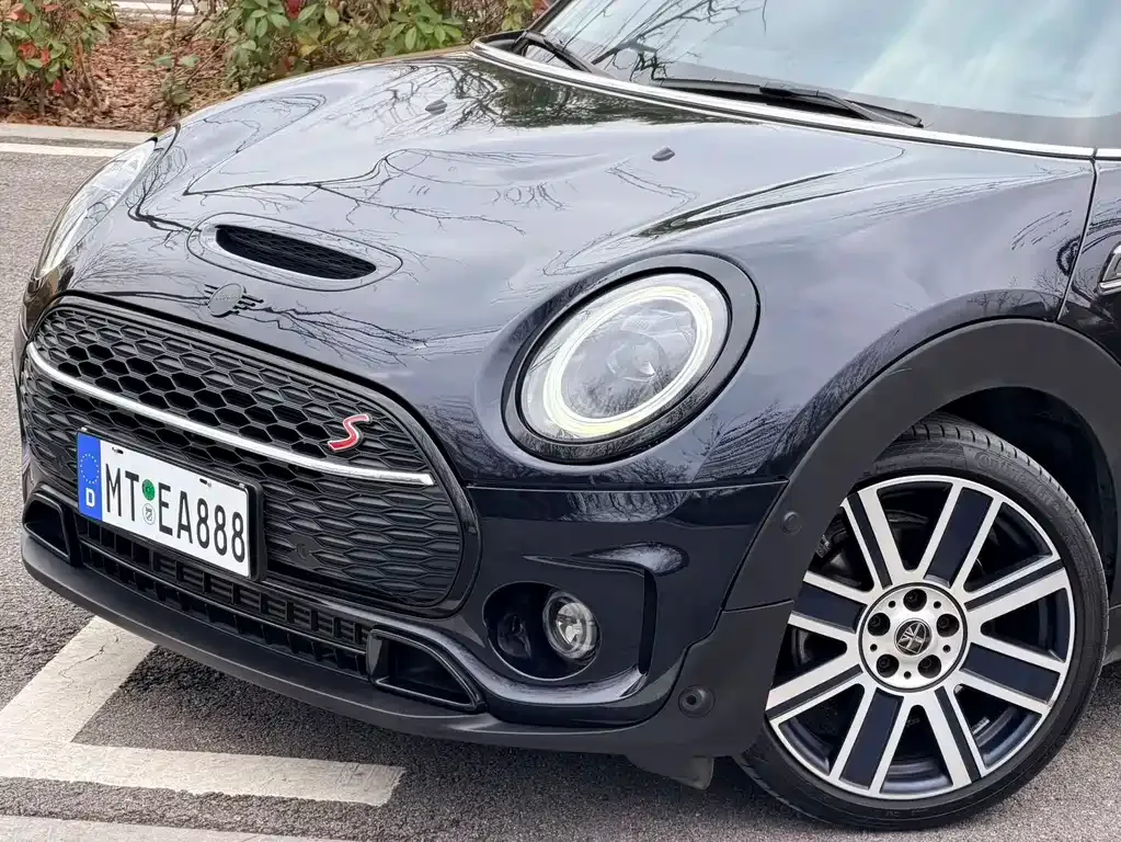 MINI Clubman — фото 1