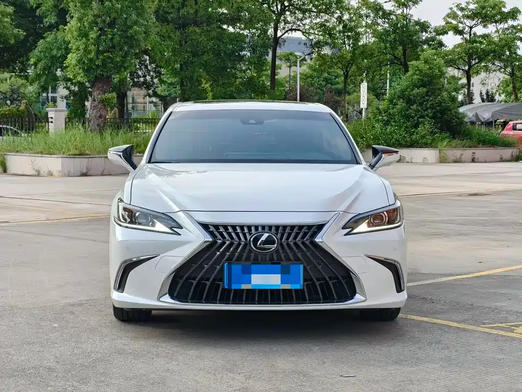 Lexus ES — фото 8