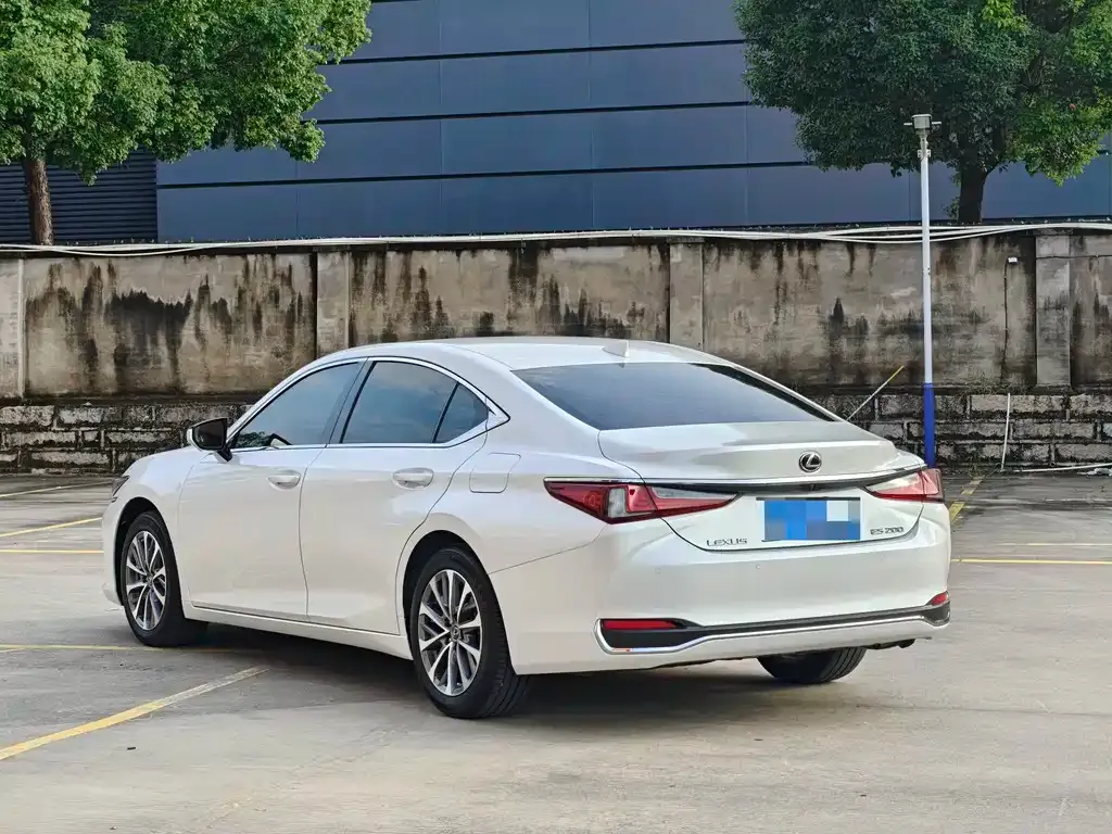 Lexus ES — фото 3