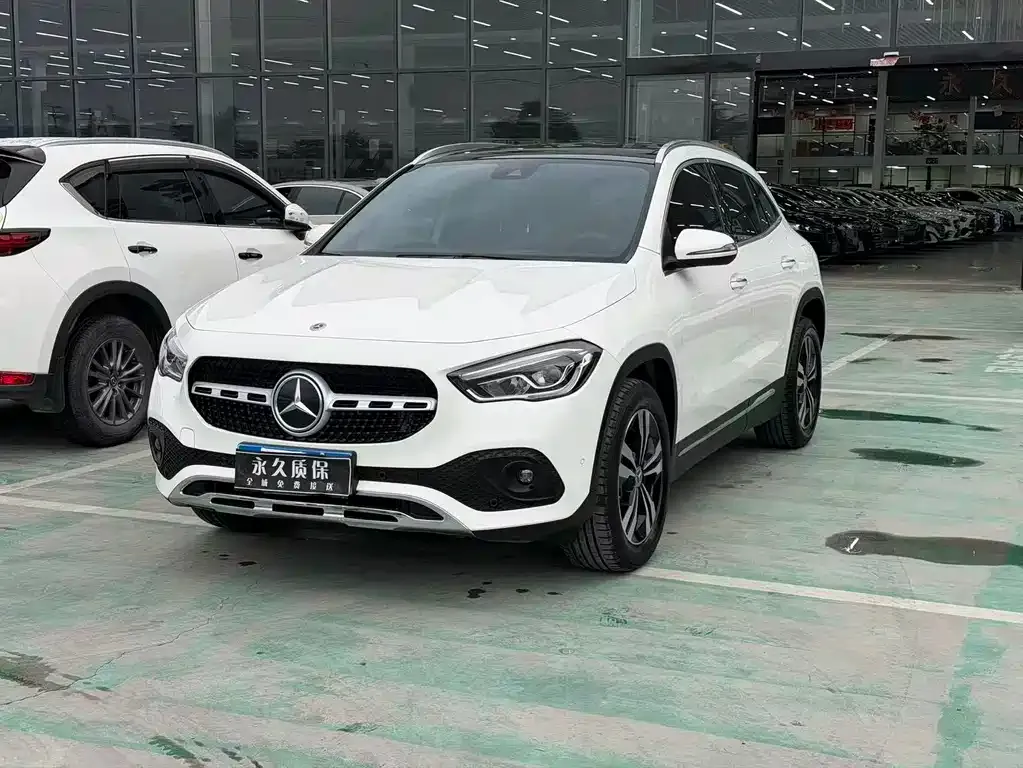 Mercedes-Benz GLA — фото 1