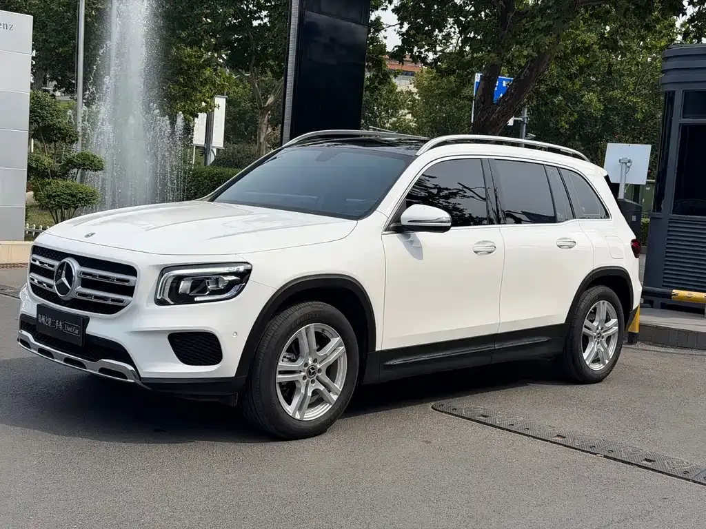 Mercedes-Benz GLB — фото 1