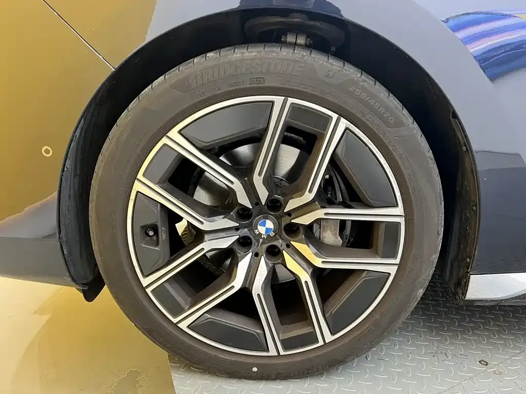 BMW 7 Series — фото 10