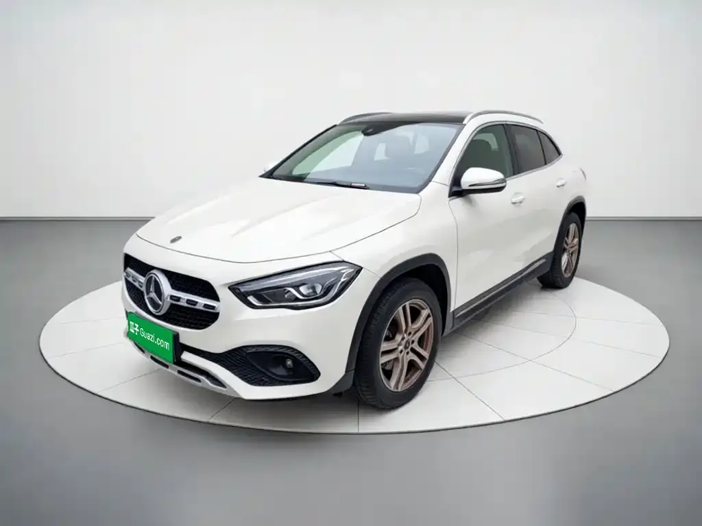 Mercedes-Benz GLA — фото 1