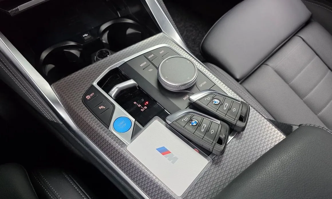 BMW i4 — фото 10