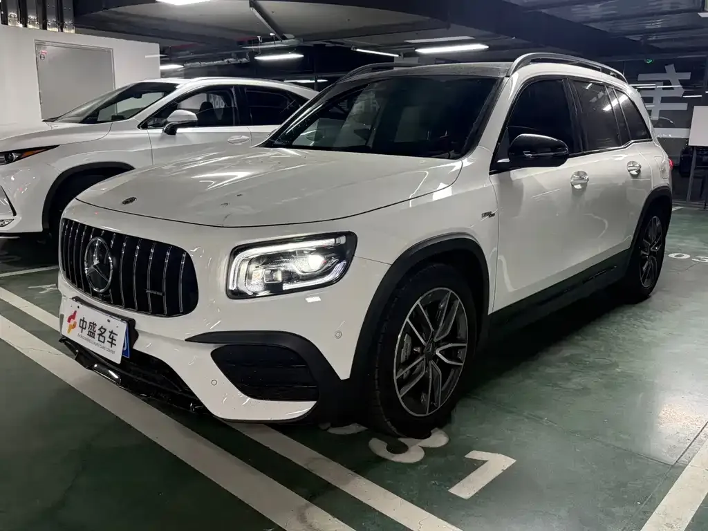 Mercedes-Benz GLB AMG — фото 1