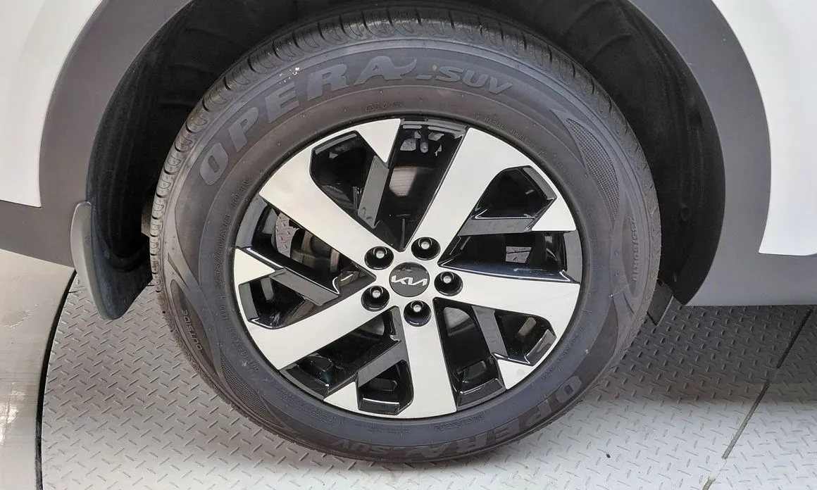 Kia Sorento — фото 8