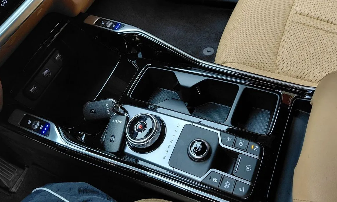 Kia Sorento — фото 6