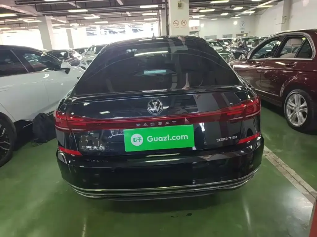 Volkswagen Passat — фото 7