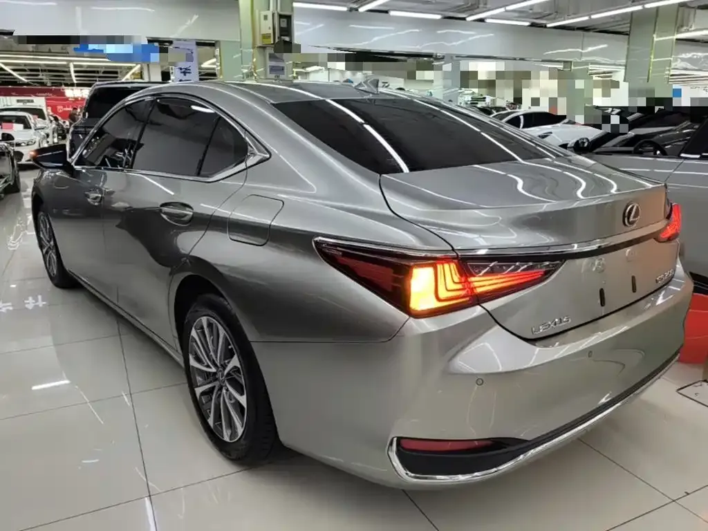 Lexus ES — фото 9