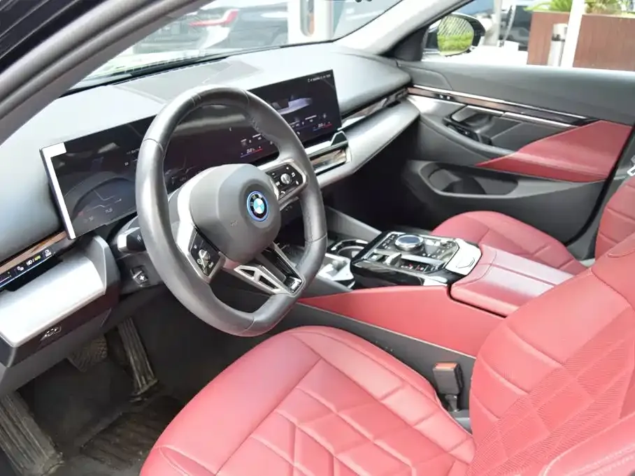 BMW i5 — фото 3