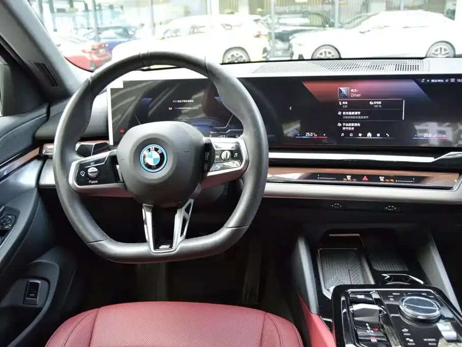 BMW i5 — фото 2