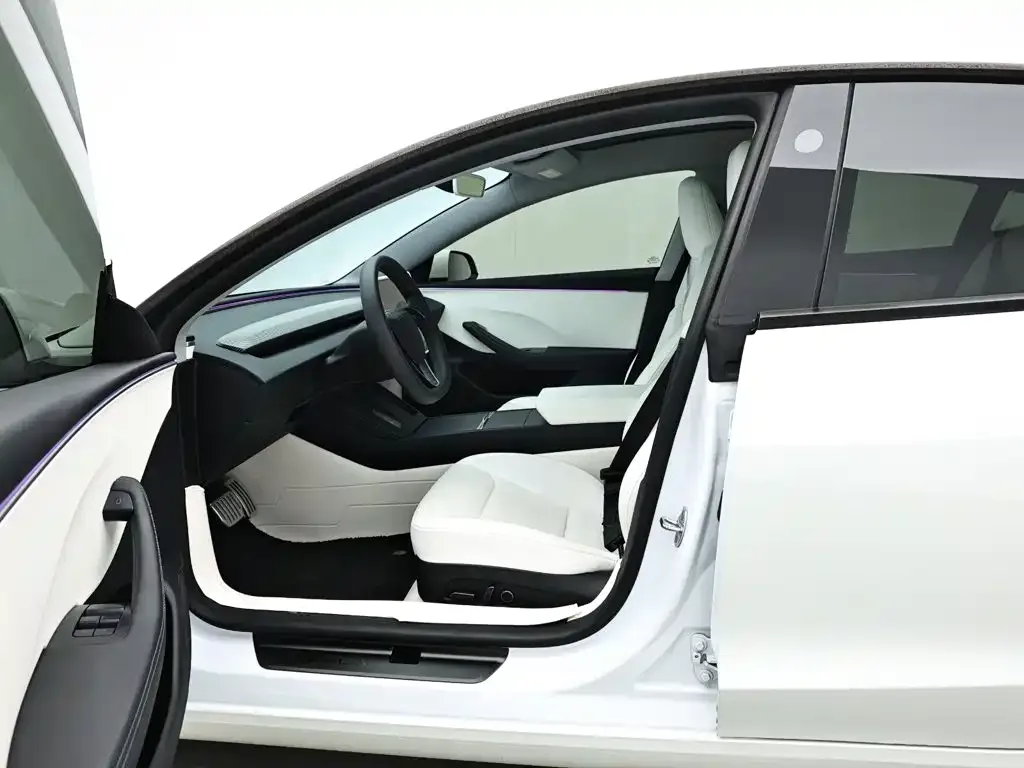 Tesla Model 3 — фото 10