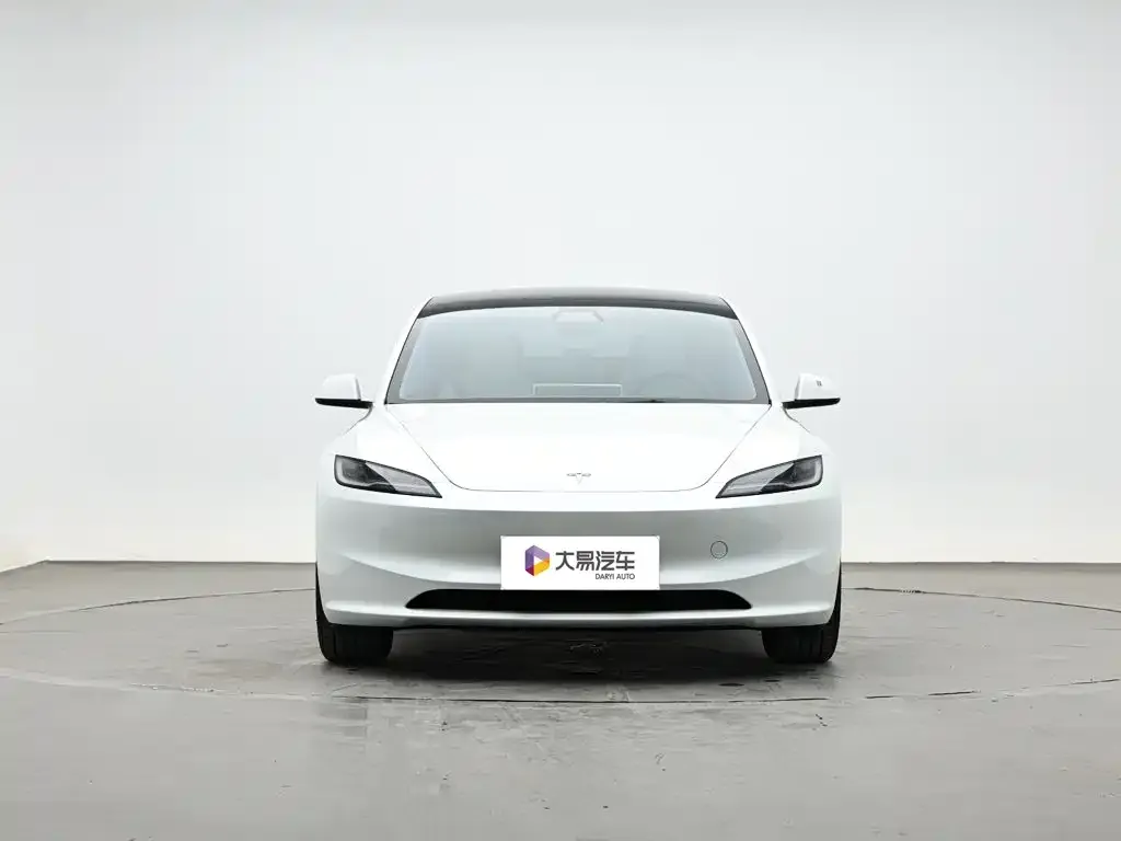 Tesla Model 3 — фото 2