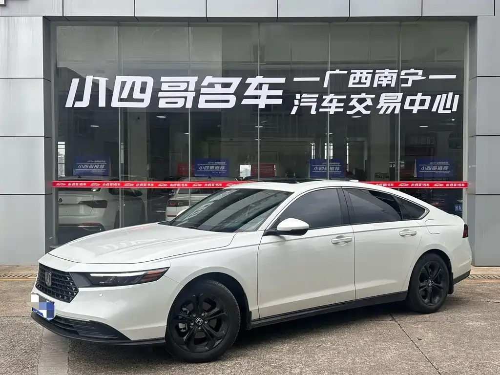 Honda Accord — фото 1