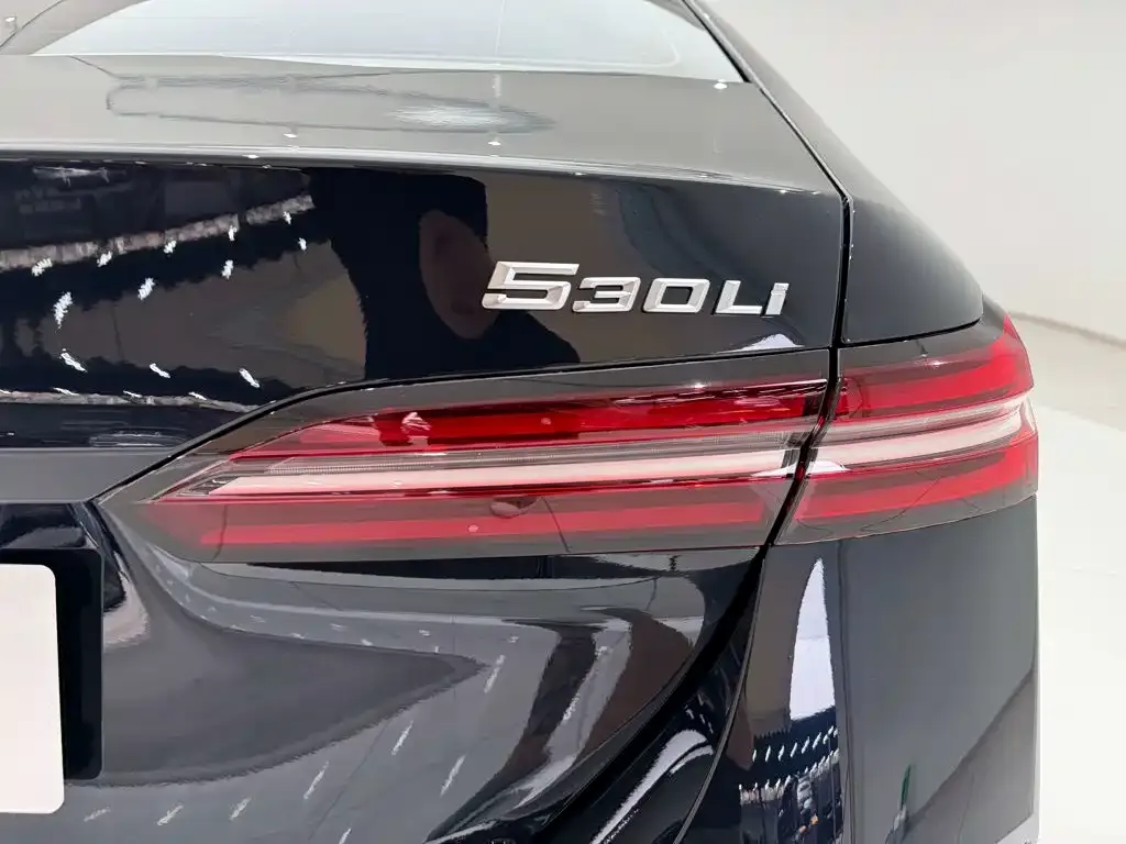 BMW 5 Series — фото 10