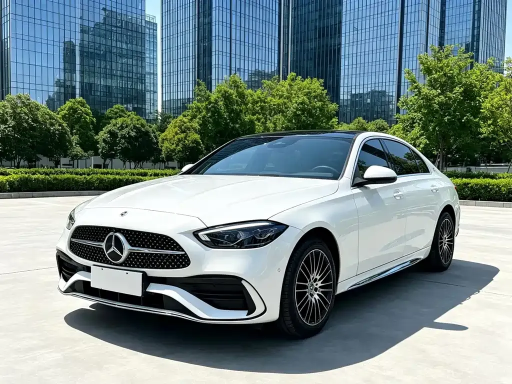 Mercedes-Benz C-Class — фото 1