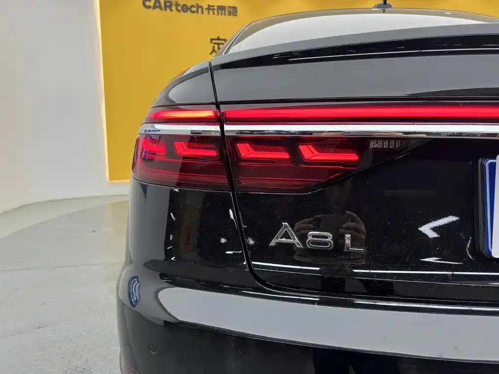 Audi A8 — фото 5