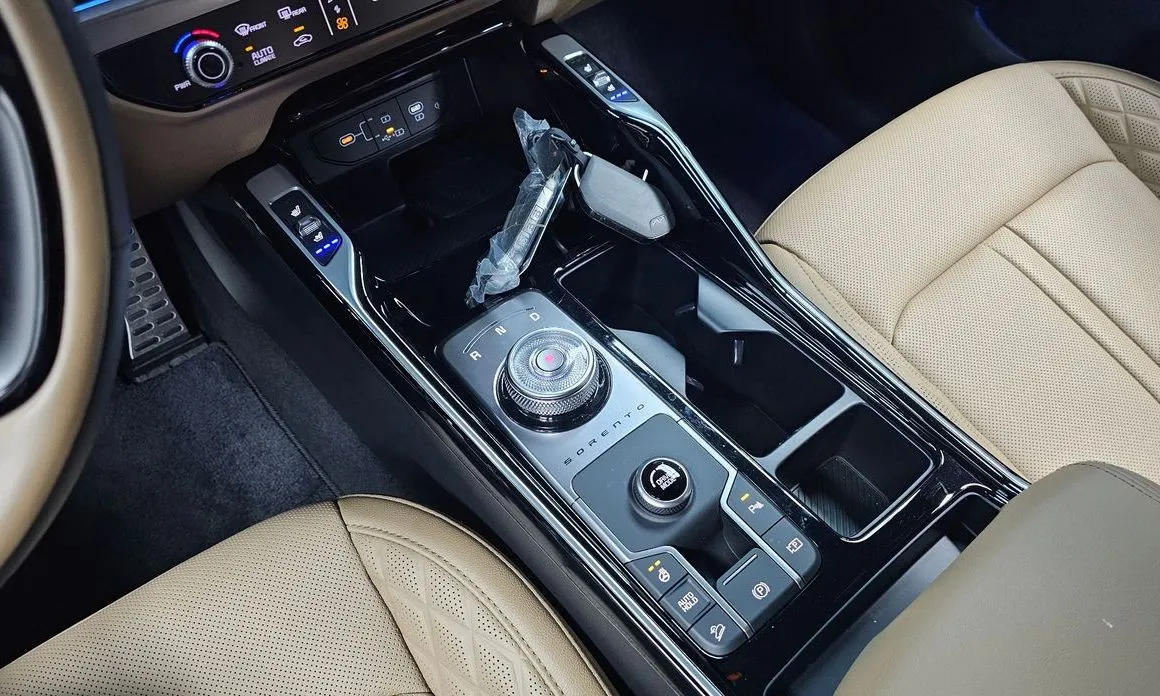Kia Sorento — фото 9