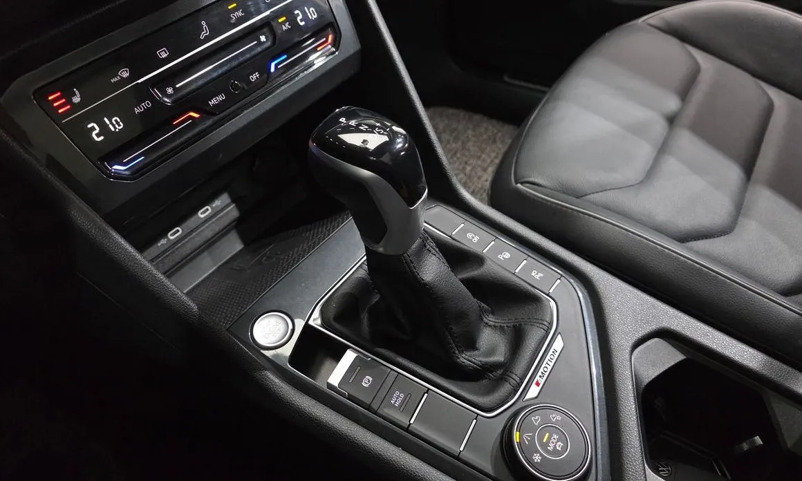 Volkswagen Tiguan — фото 8