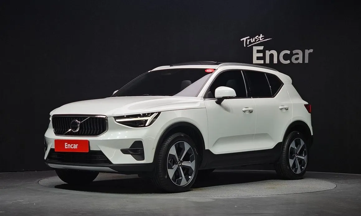 Volvo XC40 — фото 1