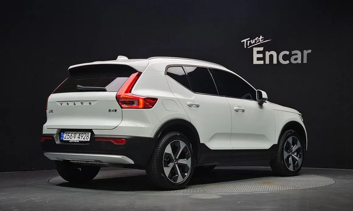 Volvo XC40 — фото 2