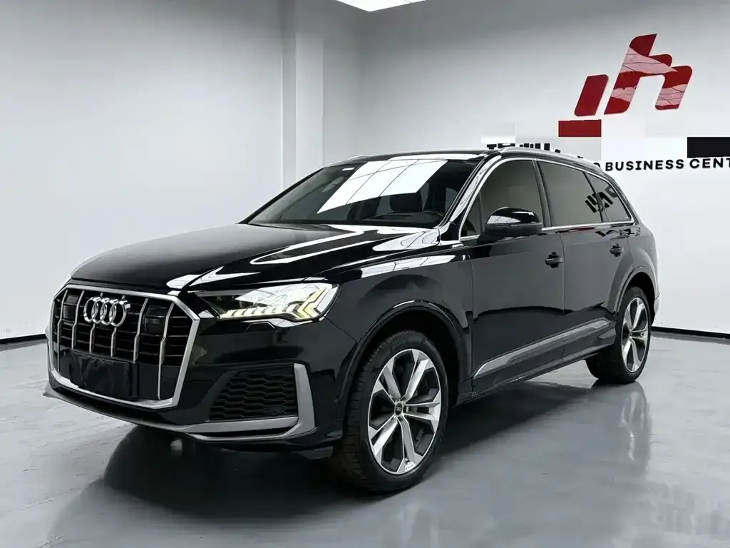 Audi Q7 — фото 1