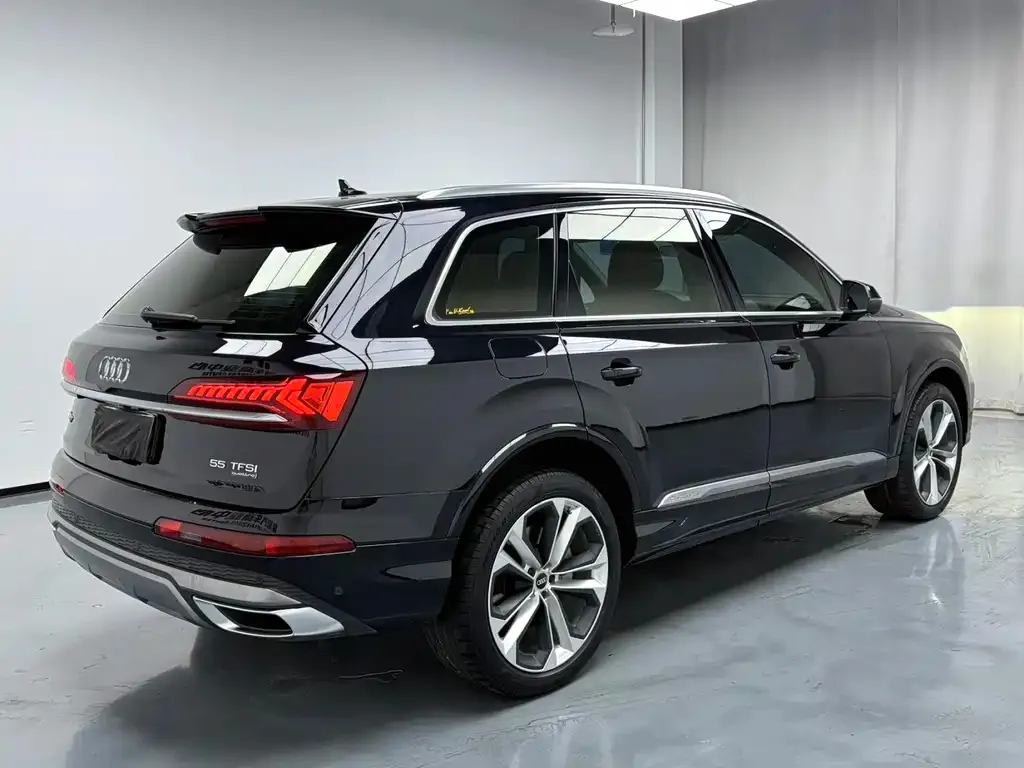 Audi Q7 — фото 6