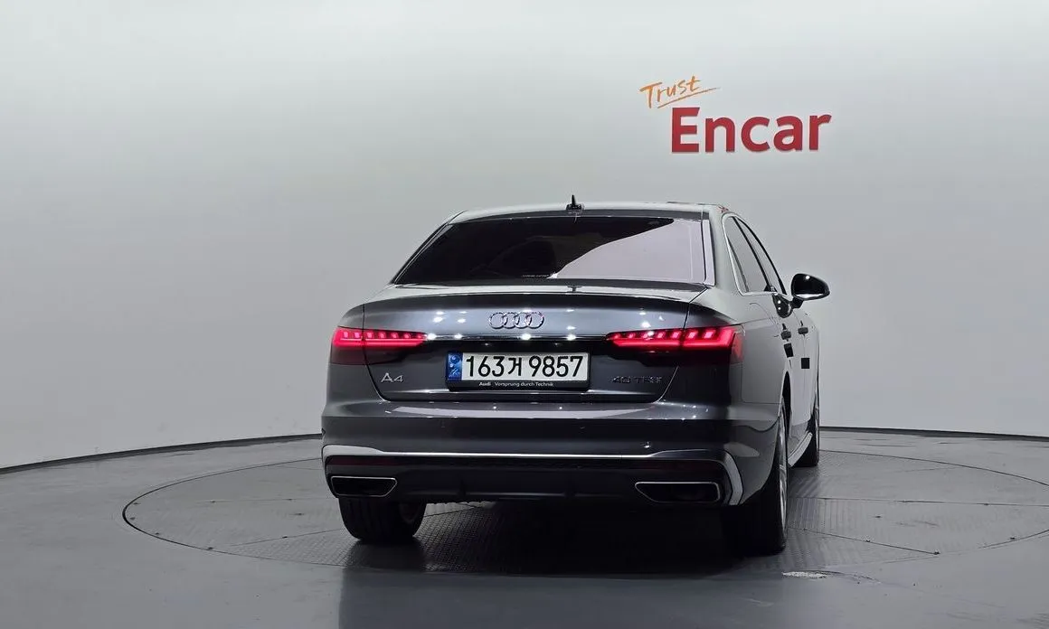 Audi A4 — фото 3