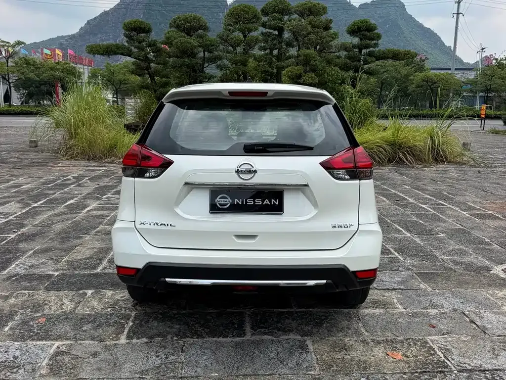 Nissan X-Trail — фото 10