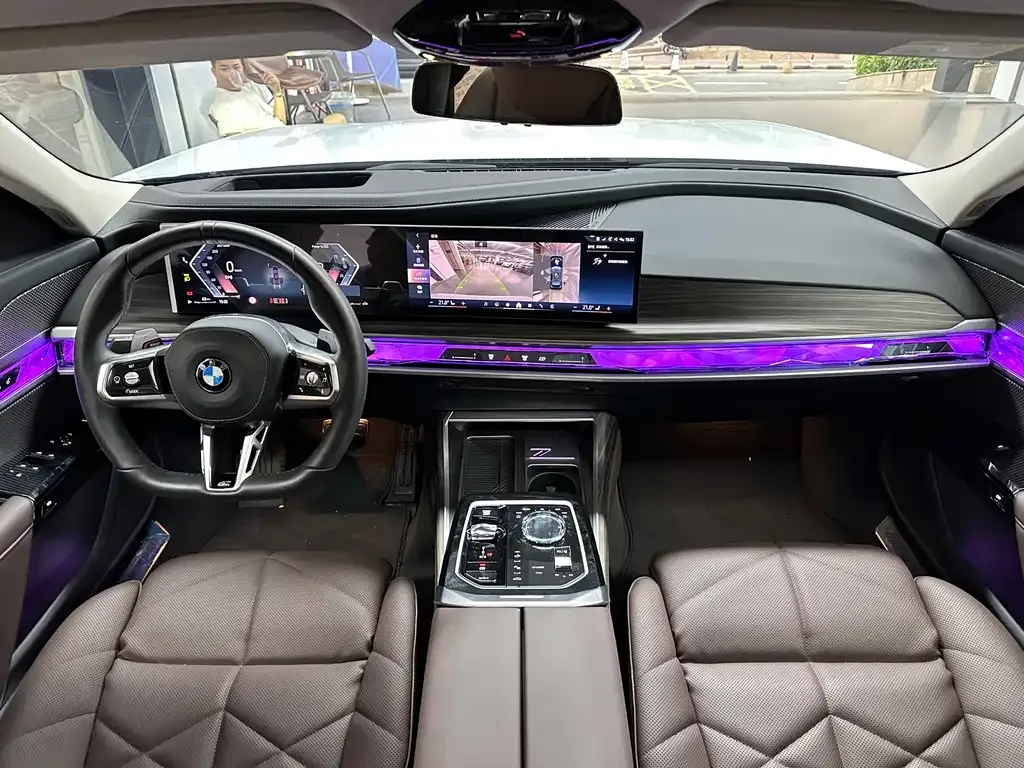 BMW 7 Series — фото 10
