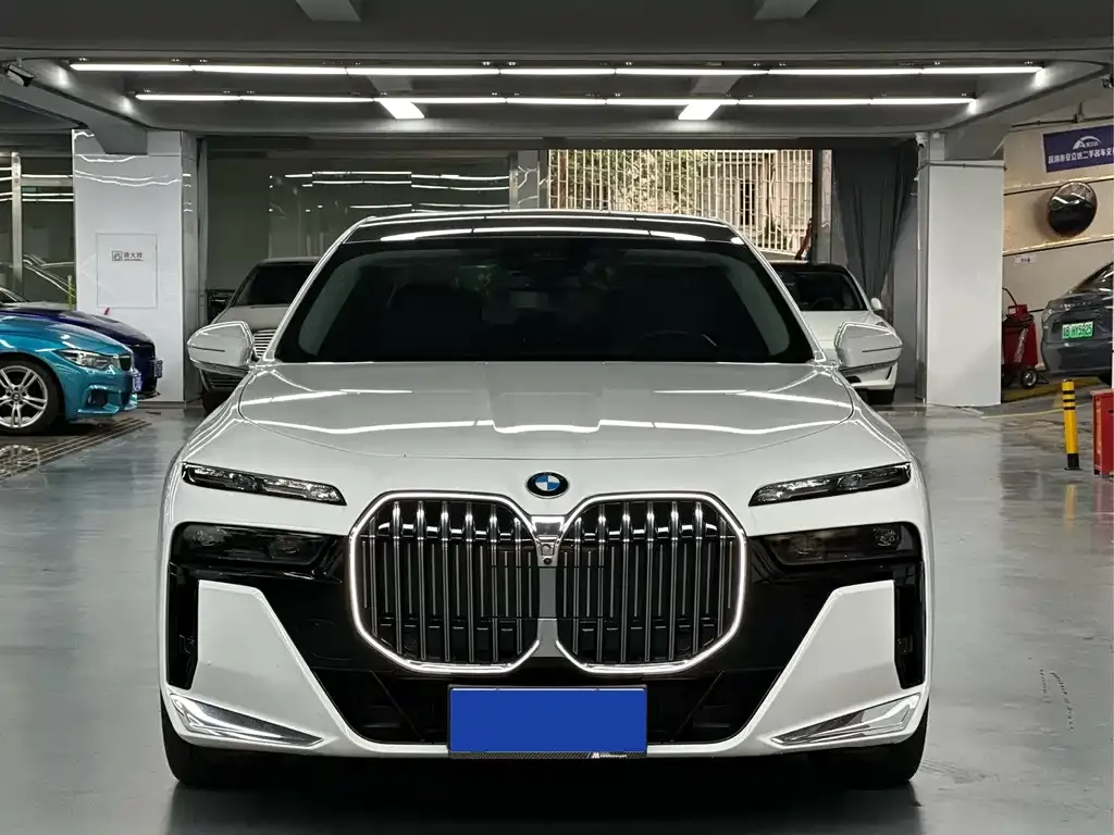 BMW 7 Series — фото 5