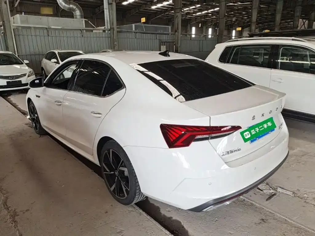Skoda Octavia — фото 3