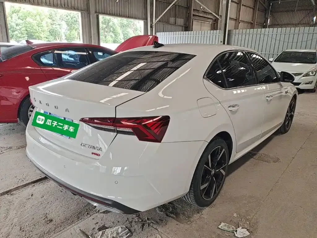 Skoda Octavia — фото 10