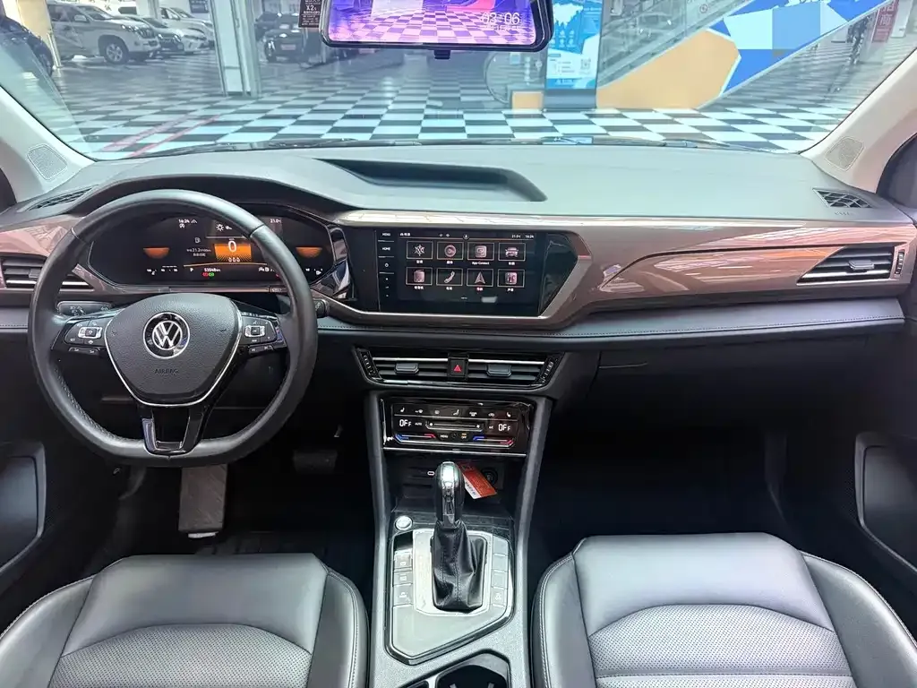 Volkswagen Tharu — фото 9