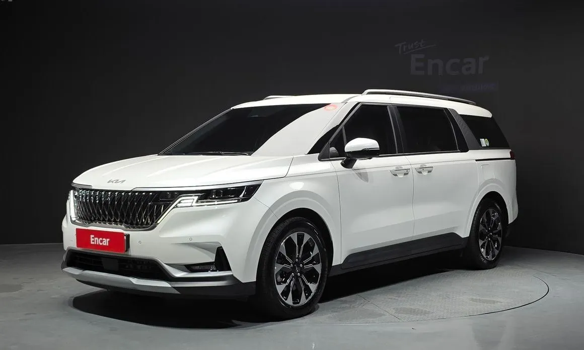 Kia Carnival — фото 1