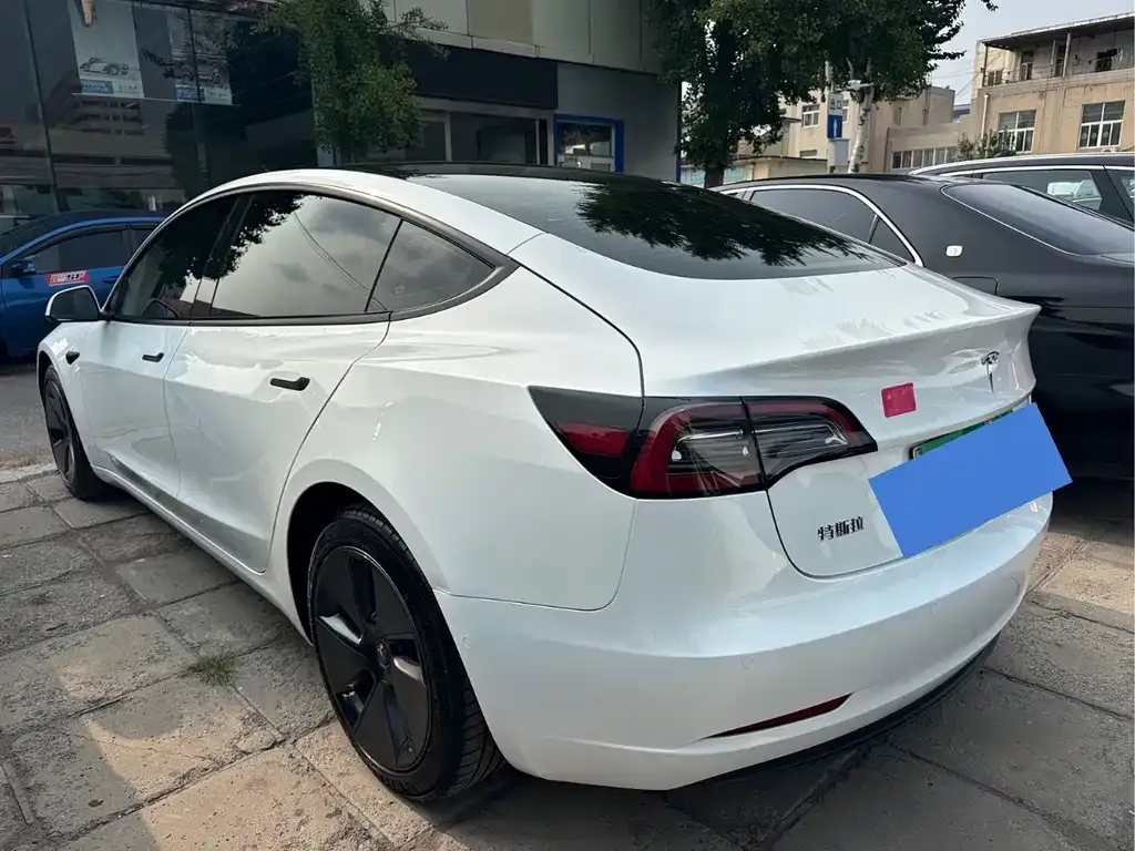 Tesla Model 3 — фото 2
