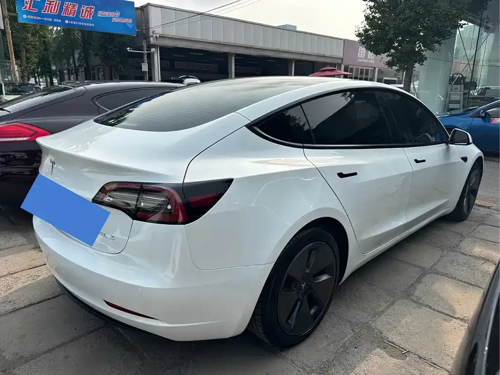 Tesla Model 3 — фото 6