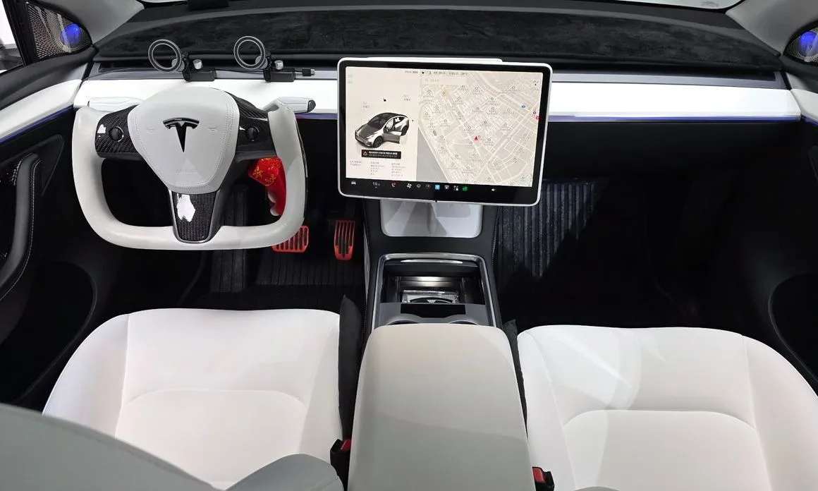 Tesla Model Y — фото 6