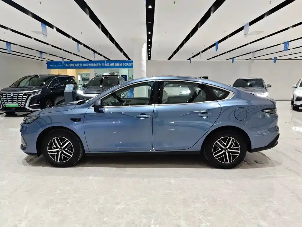 BYD Seal 05 DM-i — фото 6