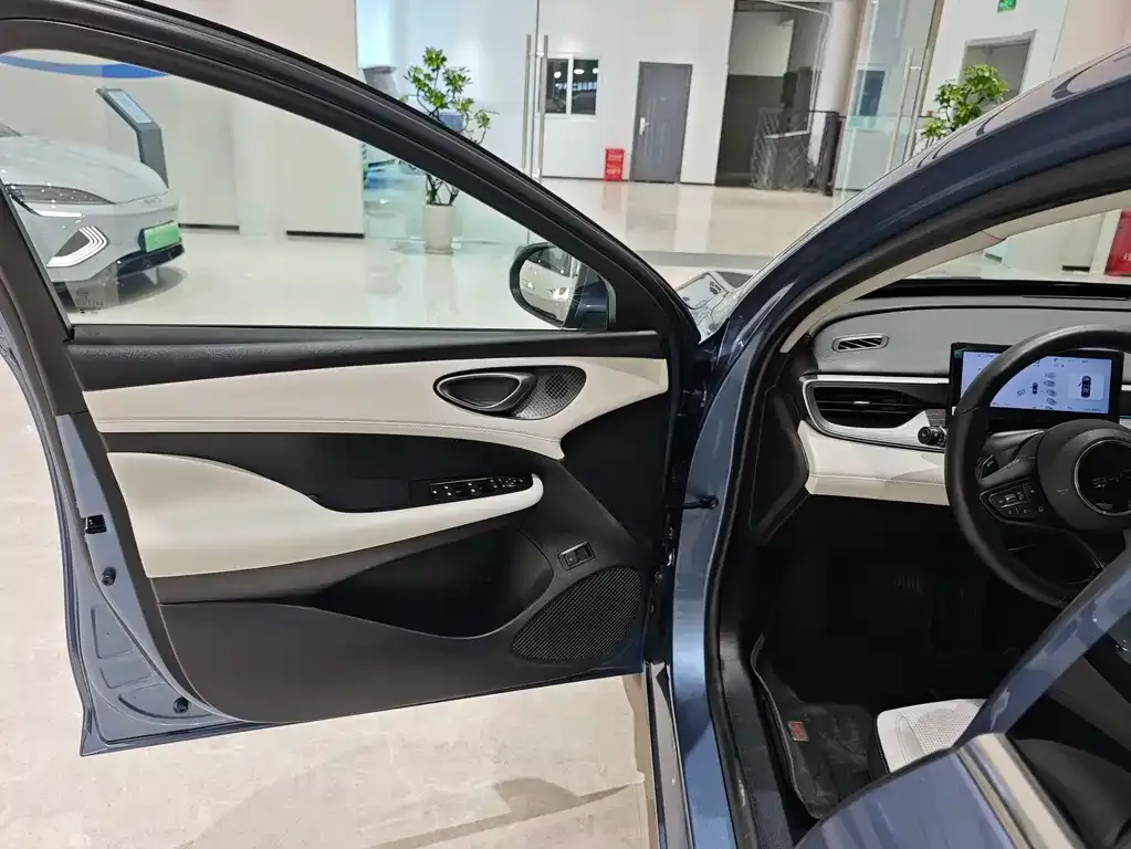 BYD Seal 05 DM-i — фото 4