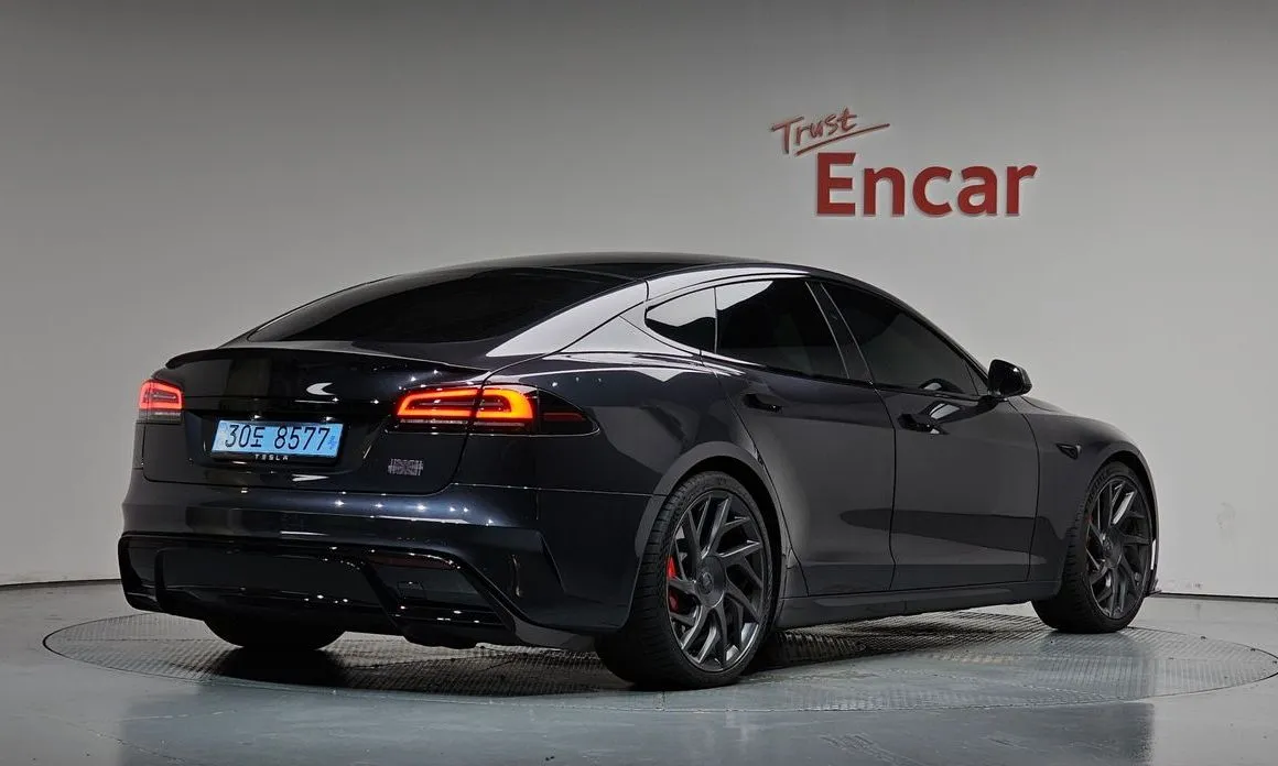 Tesla Model S — фото 2