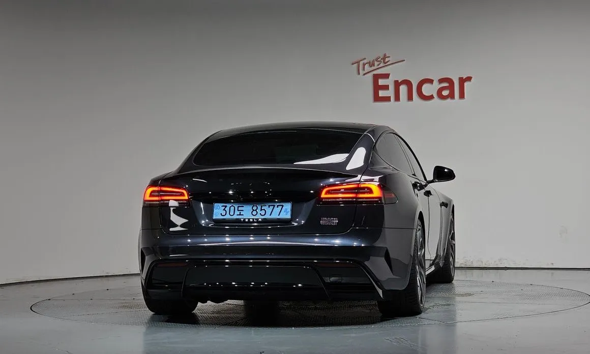 Tesla Model S — фото 6