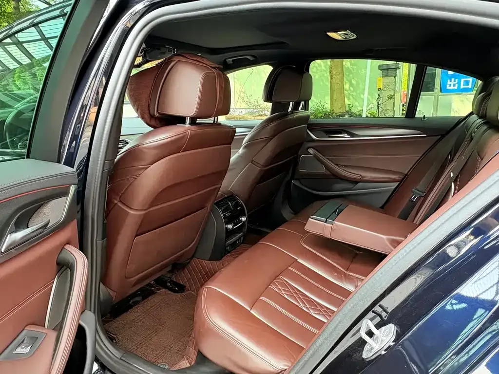 BMW 5 Series (Import) — фото 2